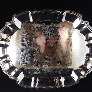International Silver Company Oval Tablett
