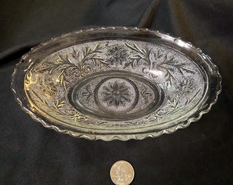 Indiana Glass Sandwich Clear Oval Serving Bowl