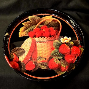 Giftco Round Tin Strawberry Tray