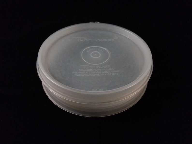 Tupperware Hamburger Freezer Keeper