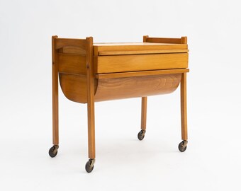 50er Jahre Beistelltisch, rollbar, Esche