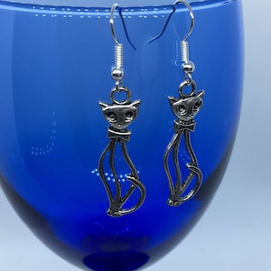 Sitting Cat Drop Earrings