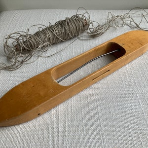 Vintage Wooden Weaving Shuttle with rollers, Textile Boat Shuttles, Primitive Decor, Antique loom, Farmhouse decor, Cottage chic, (KANT)