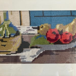 ヴィンテージハンドステッチ刺繍、静物刺繍、ホームデコレーション、ハンドメイド刺繍壁掛け、1970年代ホームデコレーション、額入り9インチ×19インチ