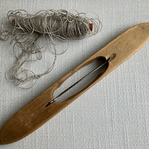 Vintage Wooden Weaving Shuttle with rollers, Textile Boat Shuttles, Primitive Decor, Antique loom, Farmhouse decor, Cottage chic (NINA)