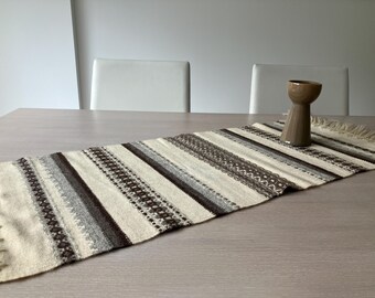 Vintage Hand Woven Table Runner, Wool Table Cloth, Table Topper, Vintage Home Decor, Size 14&#39;&#39;x 41&#39;&#39;