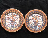 Pair of Vintage Imari Japanese 10 quot Plates Vase of Flowers