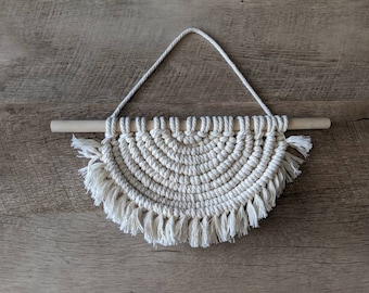 Half-cirkel Macrame muur opknoping- wit