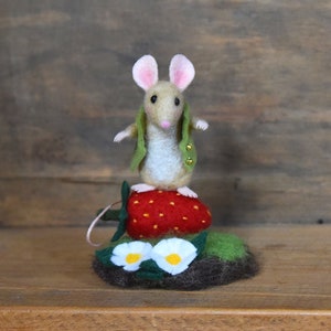 PDF PATTERN FILES Little Strawberry Mouse Needle Felt Animal - The Wishing Shed