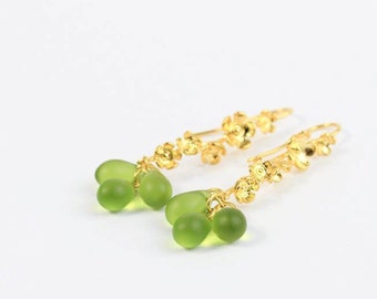 Drop Green Earrings for women - Minimalist Cluster Earrings Gold Green Jewelry for Hostess - Gifts for Daughter - Dangle Olive Earrings Sale