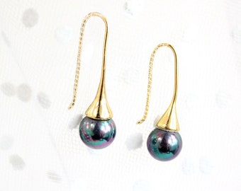 Black shell pearl earrings - Bridal Minimalist Jewelry gifts birthday for friend - Drop Earrings Bridesmaid Gift - Original Petite Earrings