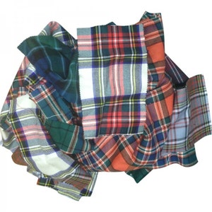 Restes de tissus de tartan Tailles de pièces aléatoires et tartans - Sac de 1KG