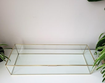 Brass vitrine 70 by 23 by 15 cm / 27,5 by 9 by 6 inches