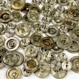 15 Springs Barrels Lot Watch Steampunk Part Gears Wheel Watchmakers Lot Vtg Cogs