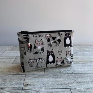Pochette à fermeture éclair chat smoking, sac à fermeture éclair chat, petit sac de voyage, trousse de maquillage, cadeau félin, cadeau pour amoureux des chats, support pour cordon technique, chats noirs