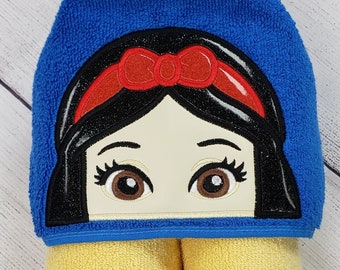 Hooded Towel, Snow White Hooded Towel, Kid's Hooded Towel, Snow White Bath Towel,  Apple Princess Hooded Towel, Pool Towel