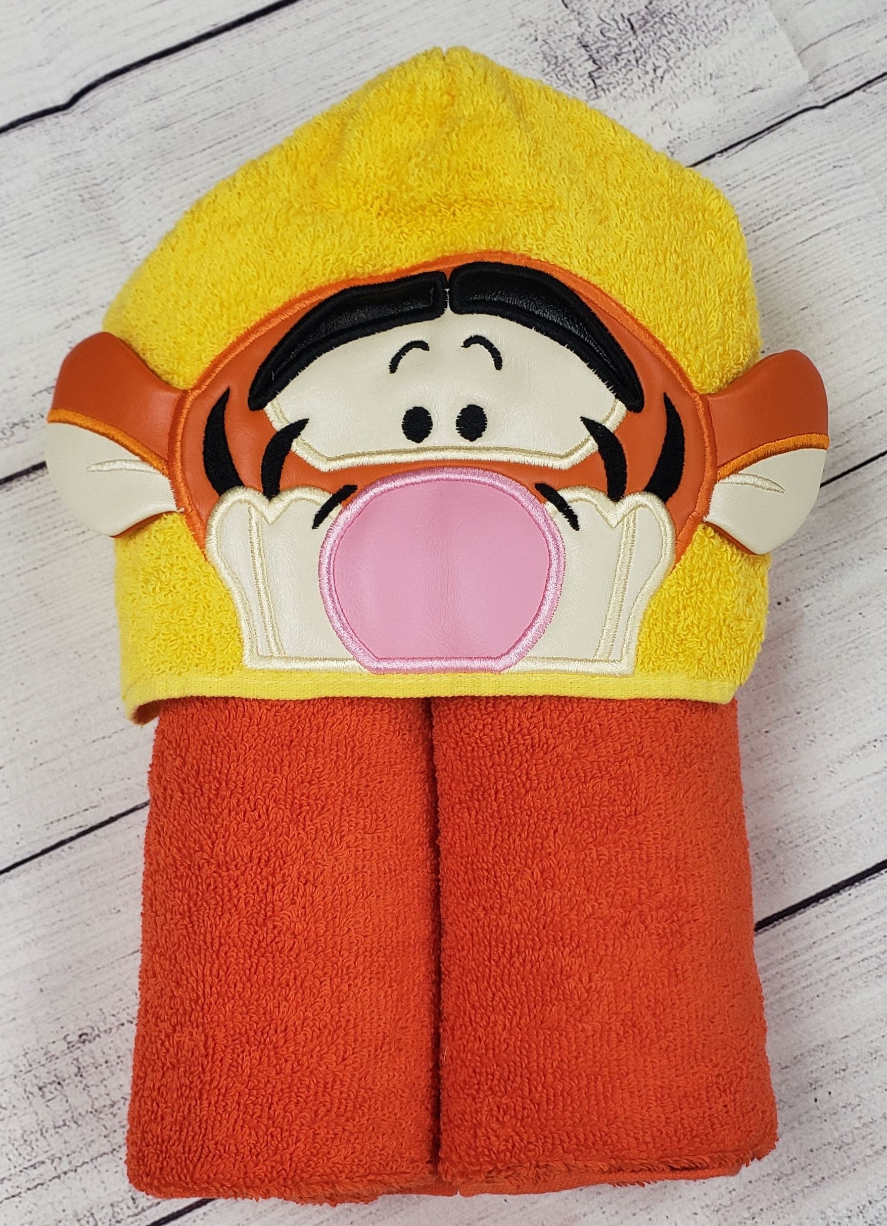 Tigger Hooded Towel Kid s Hooded Towel Winnie the Pooh Towel Hooded Towel Bath Towel Beach Towel Pool Towel Bouncing Tiger Etsy Australia