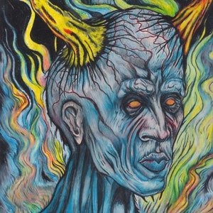 Puede incluir: Un dibujo abstracto azul y amarillo de una persona con cabeza cornuda. La cara de la persona está detallada con arrugas y venas rojas. El fondo es una mezcla de azul, amarillo y verde.