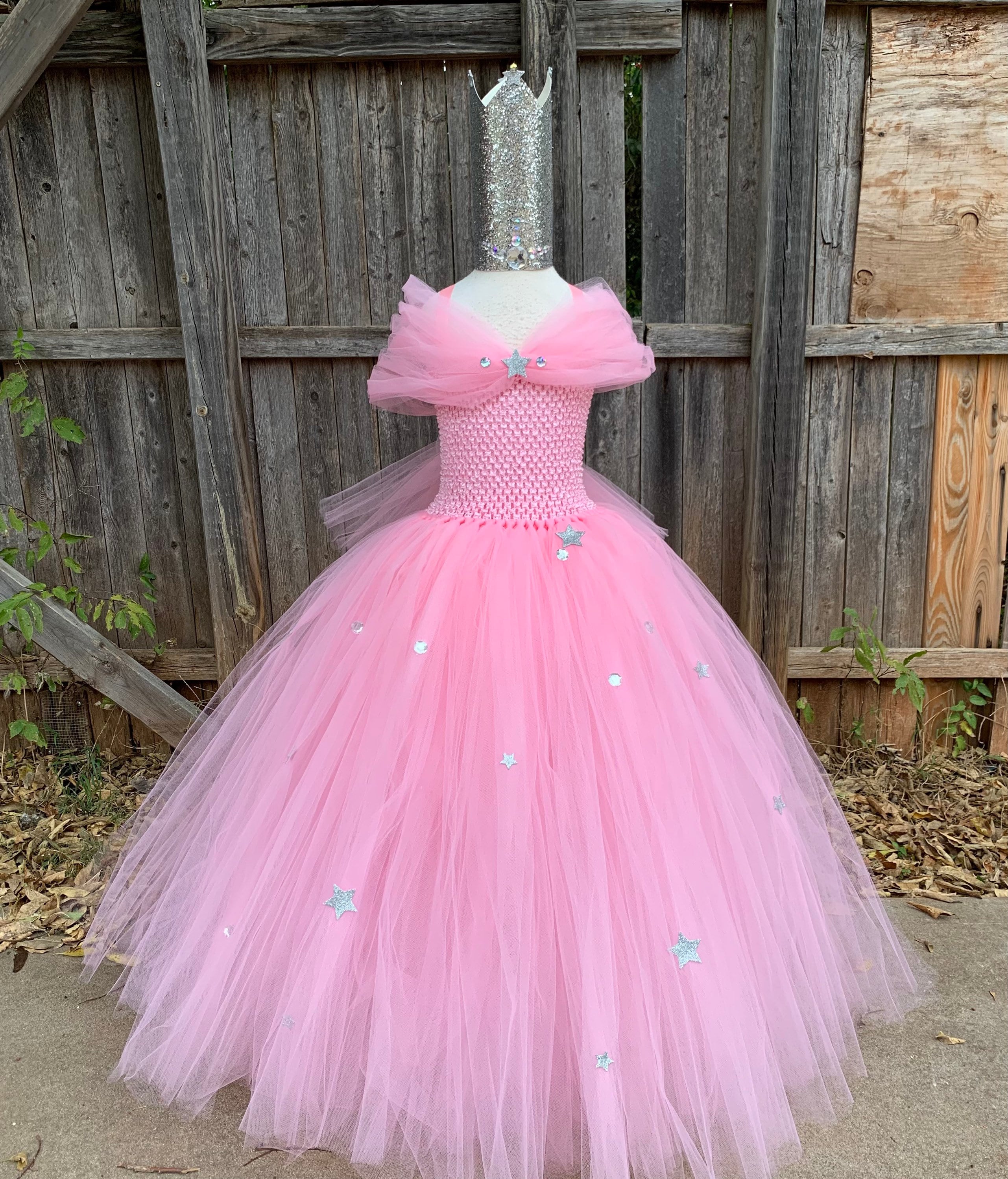 wicked glinda pink dress Why Glinda's Bubble Is and Not Blue Like the Broadway Gown (Exclusive) Extremely Voluminous Ball Gown silhouette Wicked Glinda Bubble Smock Dress