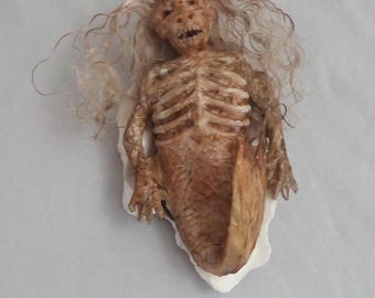 Miniature Feejee  fiji Mermaid on oyster shell sideshow gaff freak