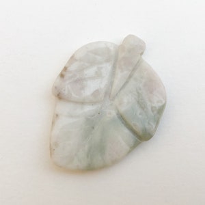 Light Green Stone Leaf Pendant Bead
