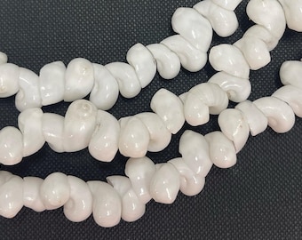 Cuentas de concha de luna blanca
