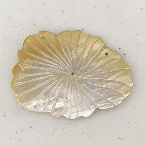 Vintage Large Shell Flower Pendant Mother of Pearl
