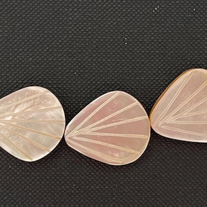 Carved Mother of Pearl Beads 5PC