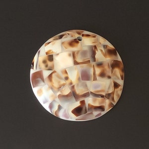 Inlaid Cowrie Shell Pendant: Purple Top, Round, 50mm