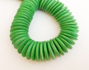 30 discos redondos de cáscara de coco Pukalet de 20 mm, color verde lima