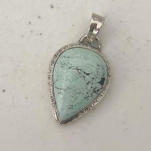 Vintage Turquoise 925 Silver Pendant: Teardrop Design