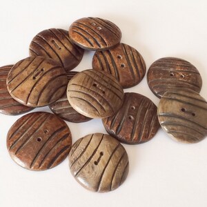 12 round horn carved 3/4&quot; button lot