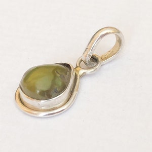 Colgante vintage de plata y turquesa, turquesa natural, colgante de lágrima de plata esterlina