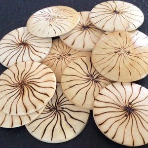 12 round wood buttons 20mm 3/4 inch for crafts and accessories