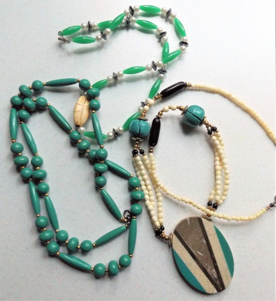 Versatile Vintage Necklace Set from the 1980s ~ T… - image 1
