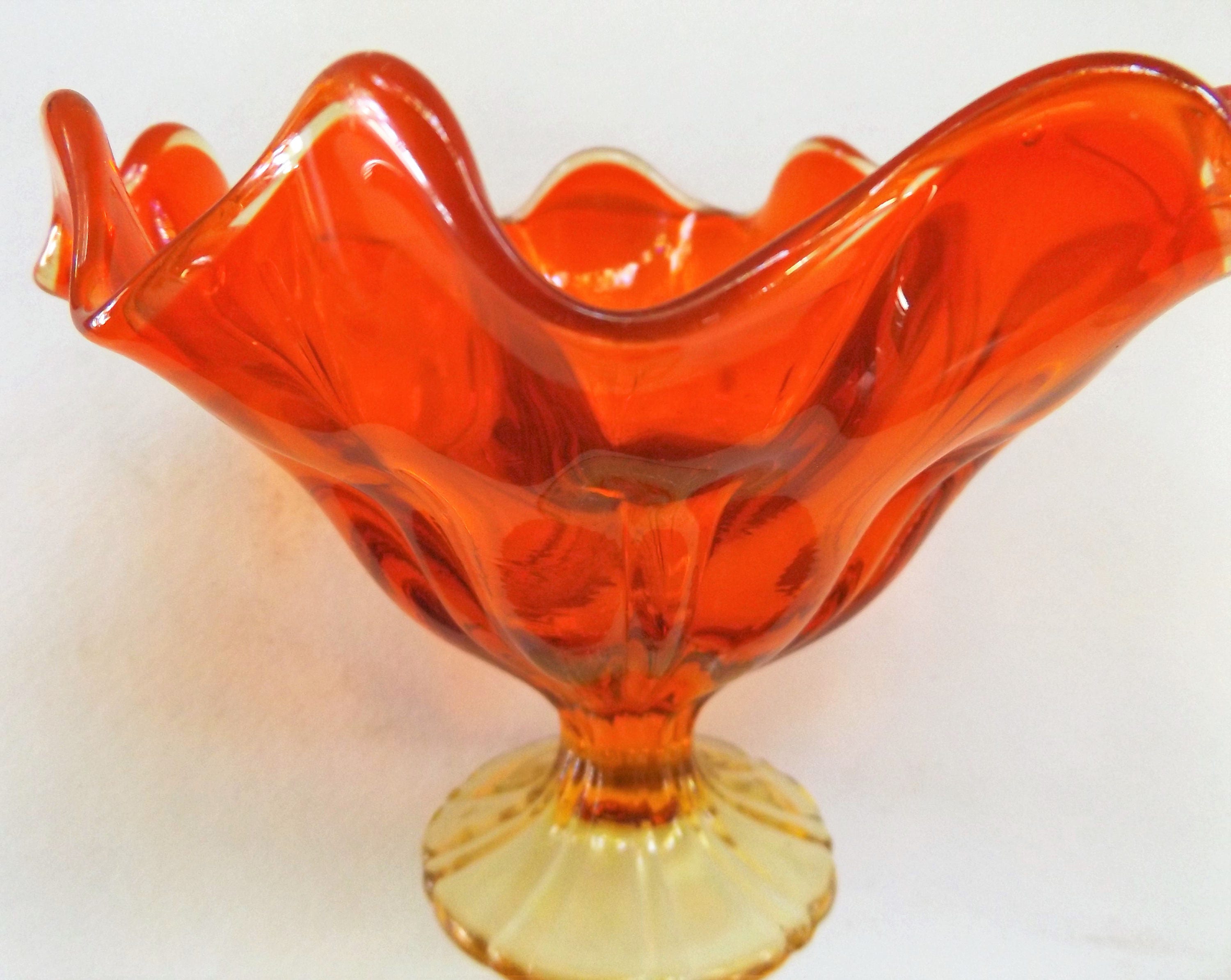 L.E. Smith Amberina Vintage Art Glass Fluted Glass Footed Bowl, Circa