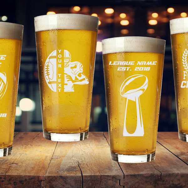 Fantasy Football Glass - Verre de pinte gravé pour les cadeaux de fête du Super Bowl, verre de bière personnalisé avec le nom de la ligue, cadeau de fête de draft Super Bowl 2022