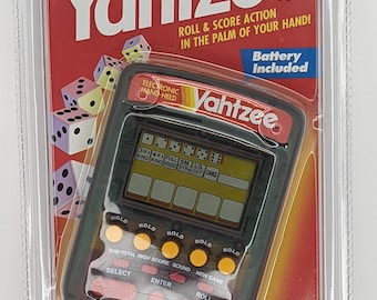 Jeu électronique portatif Yahtzee, fonctionnant sur piles - Canada