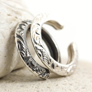Bijou d'oreille, Bijou d'oreille en argent, Bijou d'oreille en forme de feuille, Argent sterling massif 925, Argenté oxydé ou poli, texturé, Bijou d'oreille à motif