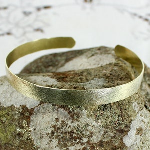 Arm Band, Arm Cuff, Hammered Solid Brass, Lead and Nickel Free, Textured Brass,Hand forged, Upper arm cuff, Upper arm band, Gold arm band