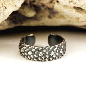 Ear Cuff, Scale Patterned Ear Cuff, Snake Skin Ear Cuff, Solid 925 Sterling Silver, Oxidised or Polished, Textured Silver, Silver Ear Cuff