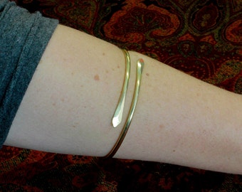 Arrowhead Arm Band, Hammered Solid Brass, Lead and Nickel Free, Brass upper arm cuff, Lower arm band, Upper arm band, Gold arm band