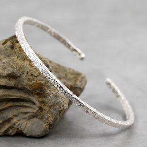 Bracelet empilable en argent, jonc en argent, à motifs, argent sterling 925 massif, texturé, manchette en argent, jonc en argent, poli ou oxydé
