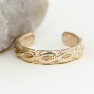 Gold or Silver Toe Ring, 14K Yellow Gold Filled, Solid 925 Sterling Silver, Adjustable Toe Ring, Gold Twist Toe ring, Infinity Toe Ring