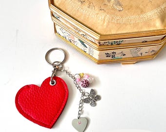 Heart Keychain AirTag Holder Bag Charm Leather, Personalized Gifts, Cute Key Ring, Purse Charm, Custom Key Fob, Security Tag Pouch Accessory
