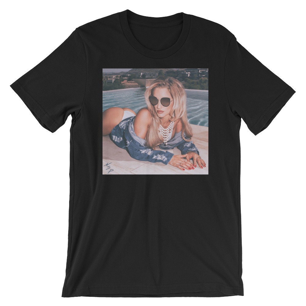 Hot tshirt model Clearance