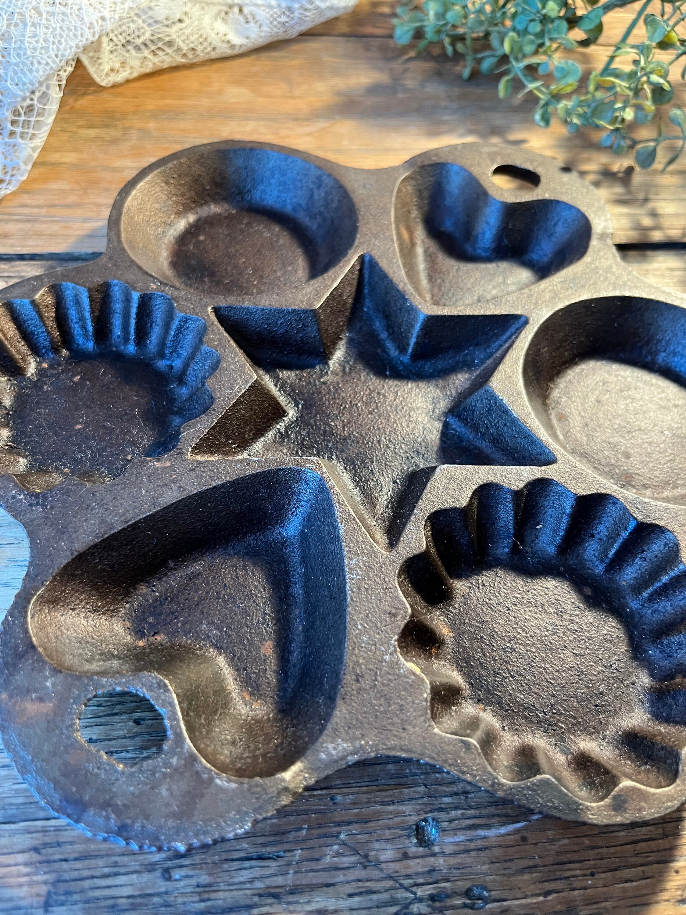 Vintage John Wright Cast Iron Tart Pan/mold/fluted Mold/cast Iron /tart