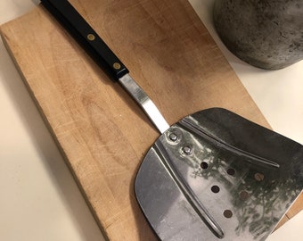 Royal Brand Sharp Cutter 1950s stainless steel spatula/vintage pancake flipper/vintage farmhouse kitchen/vintage kitchen/stainless steel