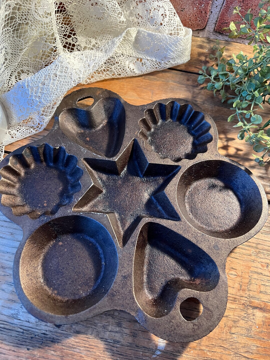 Vintage John Wright Cast Iron Tart Pan/mold/fluted Mold/cast Iron /tart