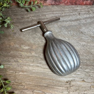 Vintage walnut/nutcracker/crusher/ vintage nutcracker /1950s nutcracker/twist screw nutcracker/bar decor/ vintage holiday/entertaining